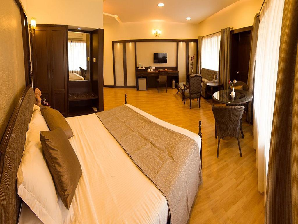 Hotel Lake View Ashok Bhopal Zewnętrze zdjęcie